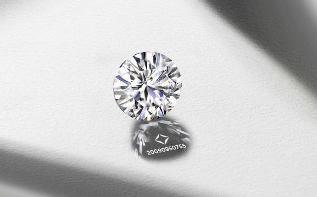 Sparkling round diamond with certification number, ideal for engagement rings and fine jewelry