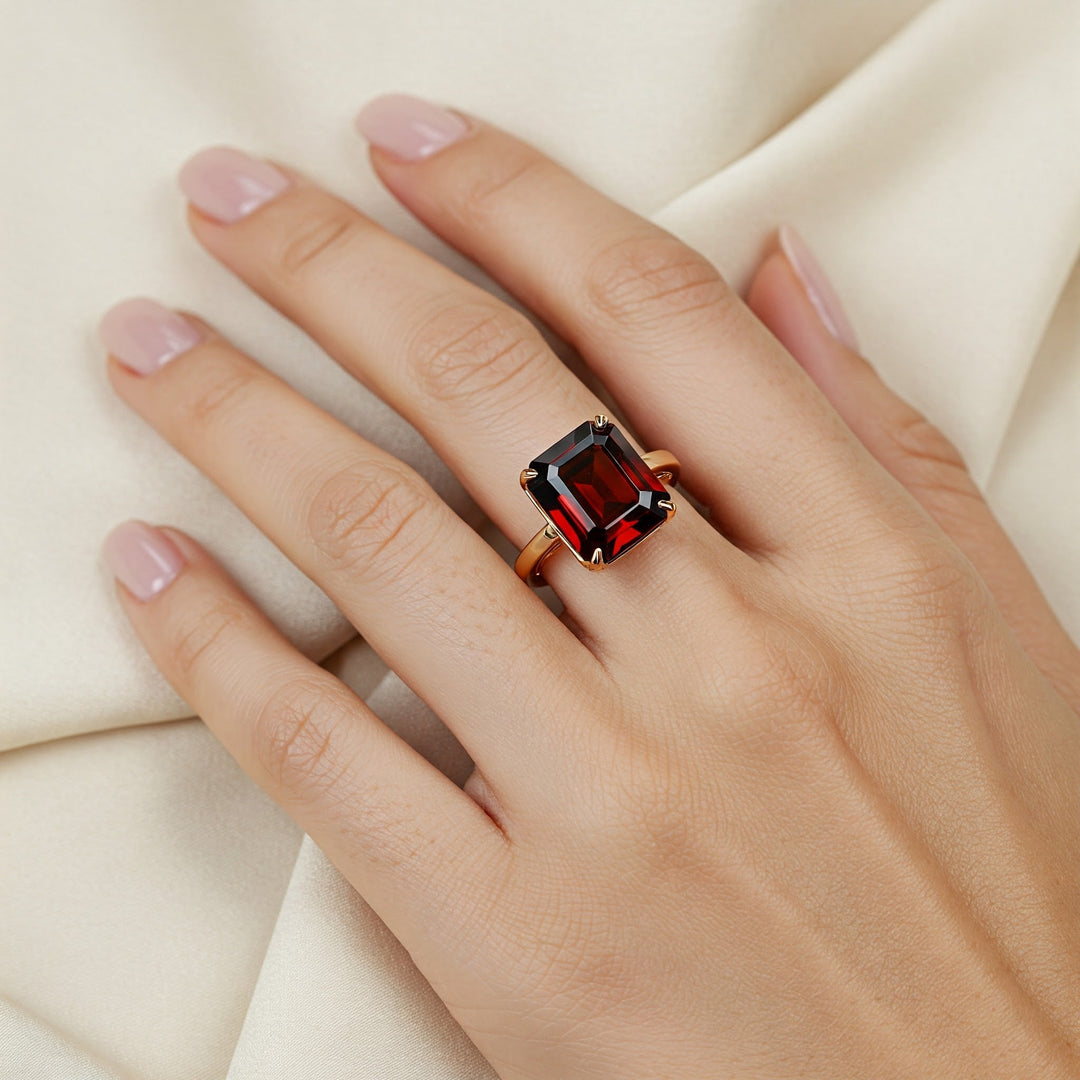January Birthstone: Garnet