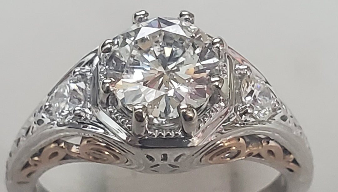 18K Two-Tone Vintage 1.01Ct Round Diamond Engagement Ring
