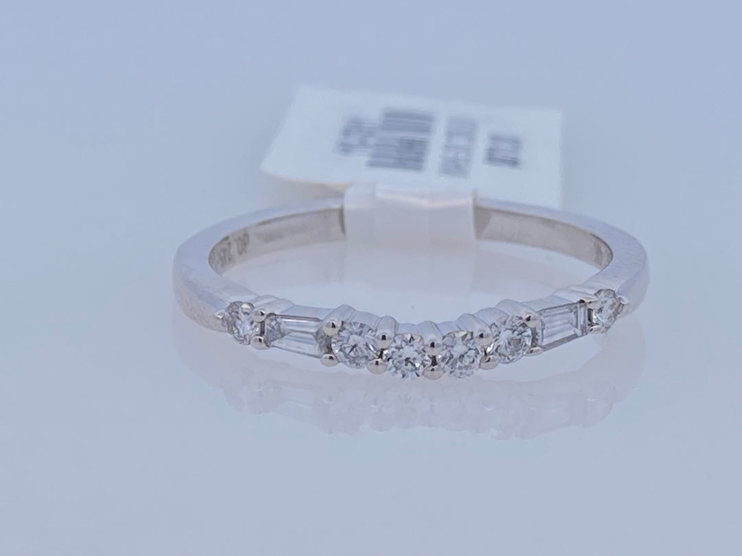 14K White Gold 0.25ct Diamond Curved Wedding Band
