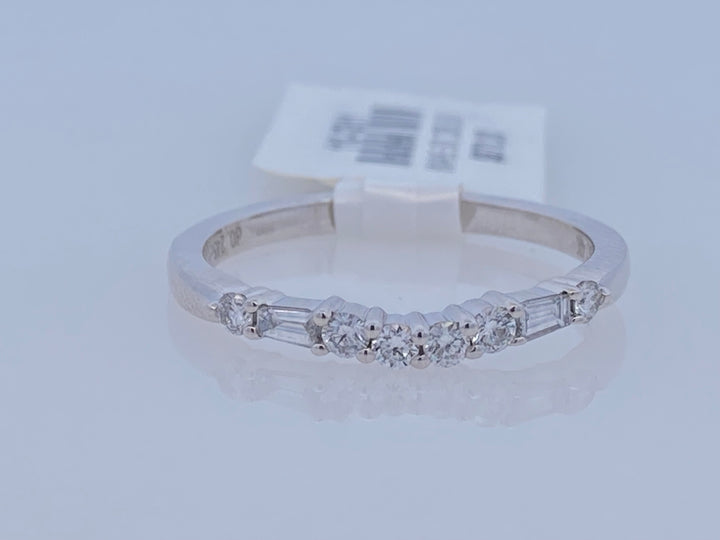 14K White Gold 0.25ct Diamond Curved Wedding Band