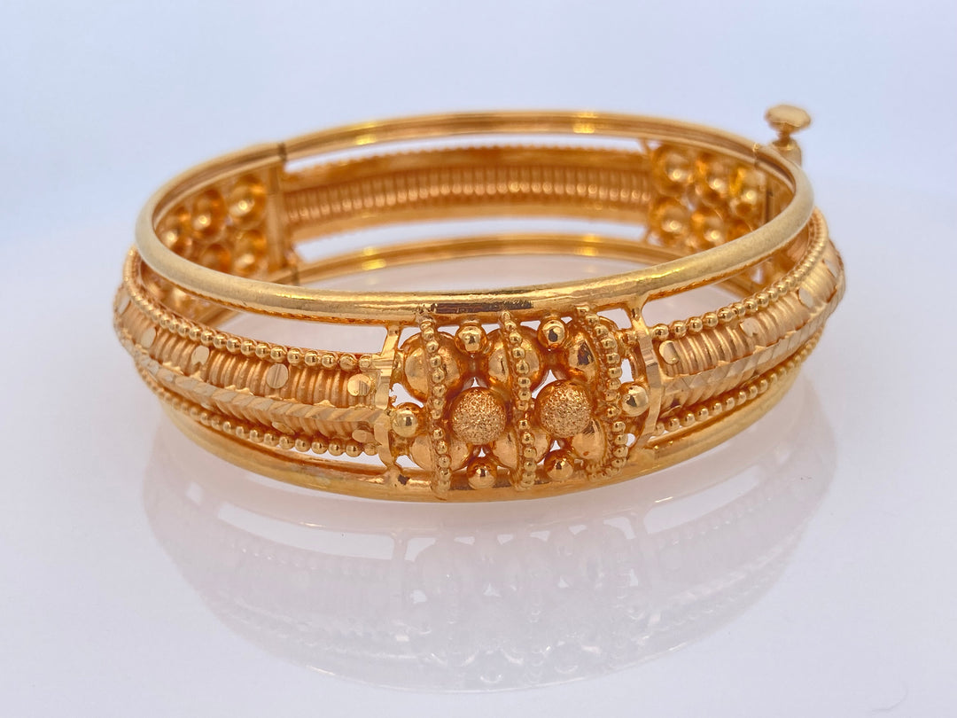 22K Yellow Gold Luxe Bangle Bracelet