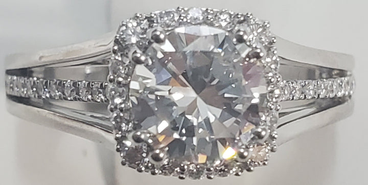 18K White Round Diamond 1.04Ct Vintage Engagement Ring