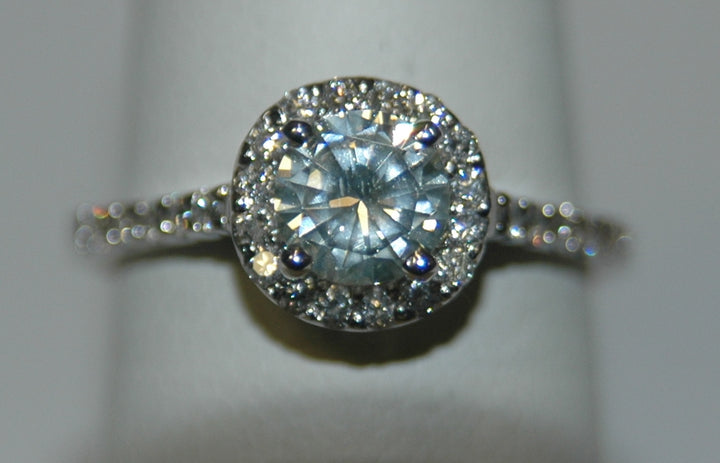 14K White Gold 0.75ct Round Diamond Halo Engagement Ring