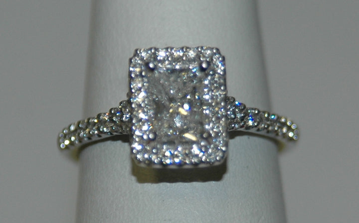 18K White Gold 0.98Ct Radiant Diamond Halo Engagement Ring