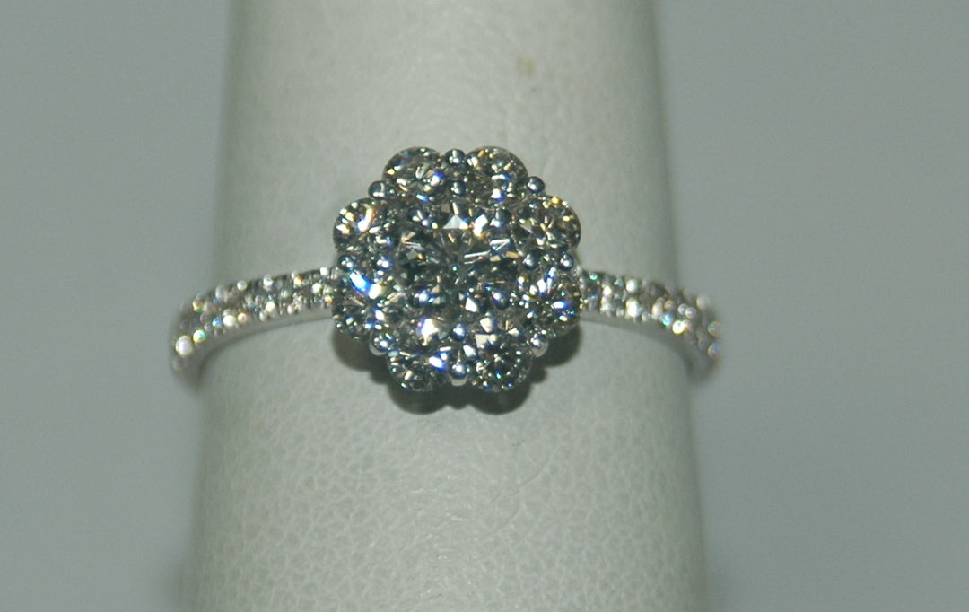 18K White Round Diamond 0.25Ct Halo Engagement Ring