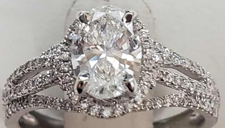 14K White Gold 1.01Ct Oval Diamond Halo Engagement Ring
