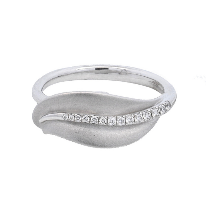 18K White Gold 0.09ct Diamond Leaf Fashion Ring