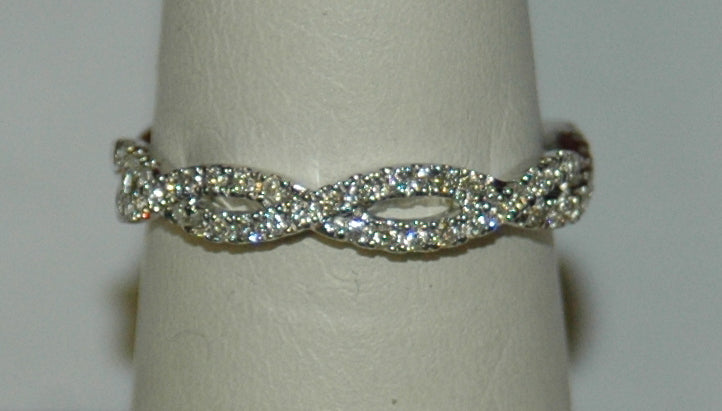 18K White Gold 0.25ct Diamond Twisted Wedding Band