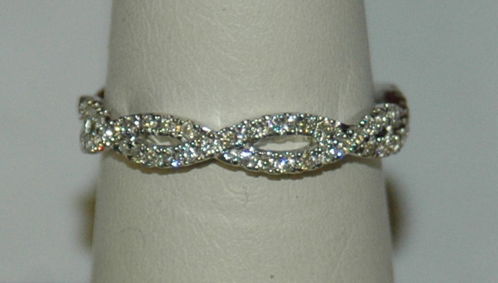 18K White Gold 0.25ct Diamond Twisted Wedding Band