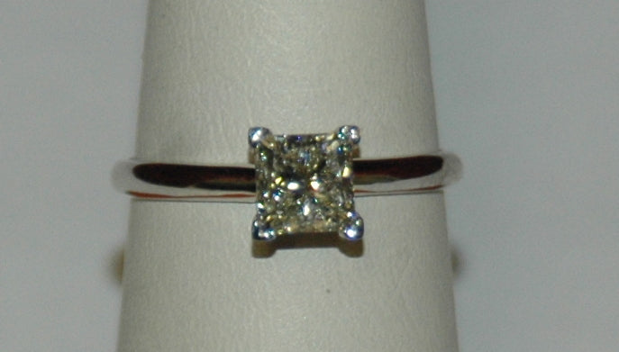 Platinum Princess Cut Diamond 1.02Ct Solitaire Engagement Ring