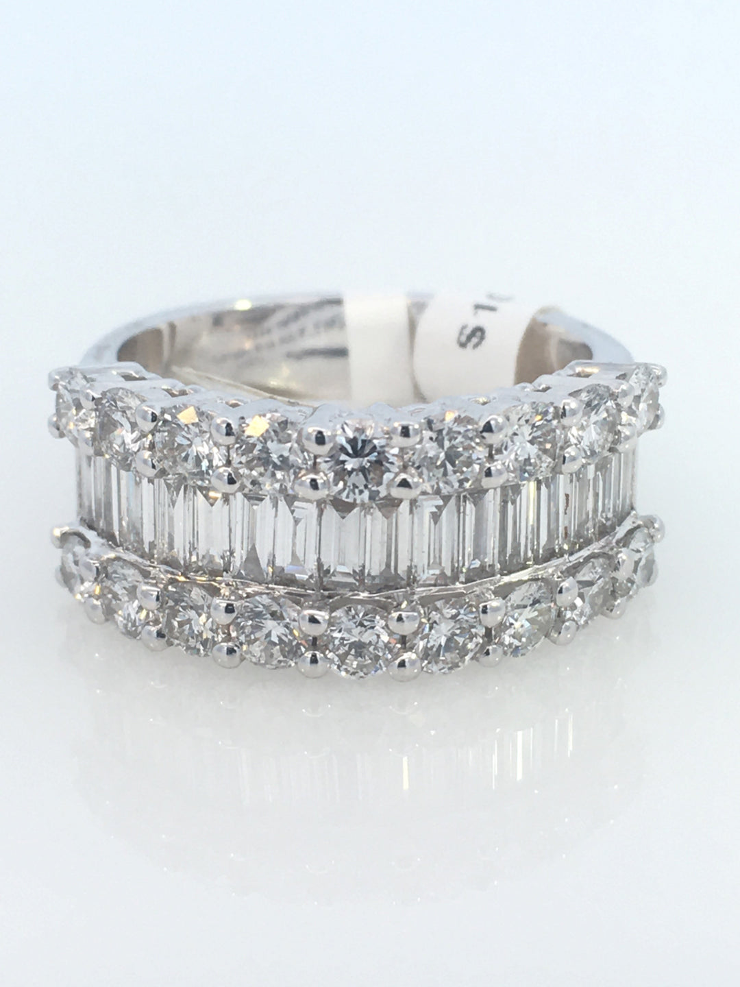 18K White Gold Baguette Round Diamond Fashion Ring