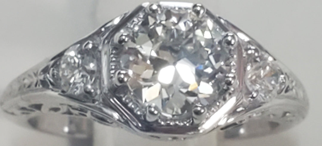 18K White Gold Vintage 0.89CT Round Diamond Ring
