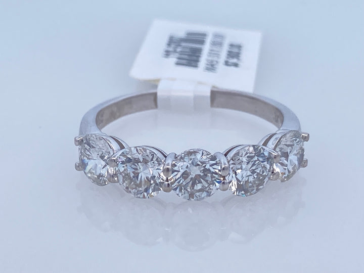 14K White Gold 5-Stone Round Diamond Wedding Band