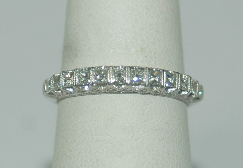 18K White Gold Vintage Multi-Diamond Women's Wedding Band