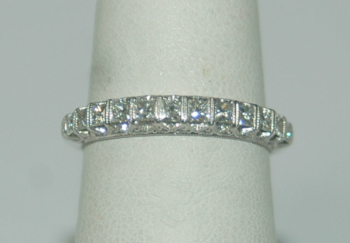 18K White Gold Vintage Multi-Diamond Women's Wedding Band