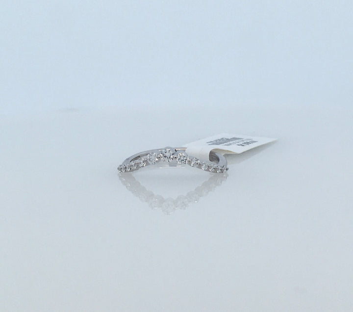 14K White Gold 0.31ct Diamond Curved Wedding Band