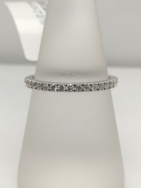 Platinum 0.28ct Diamond Pave Women's Wedding Band Ring