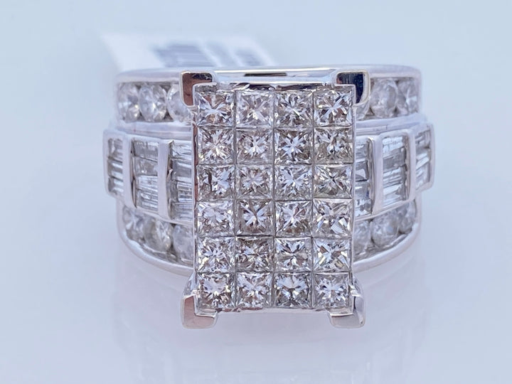 14K White Gold 3.50ct. Diamond Cluster Fashion Ring