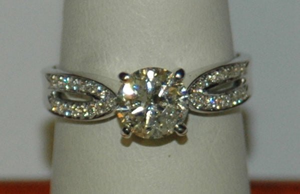 18K White Gold Vintage Multi-Diamond Engagement Ring