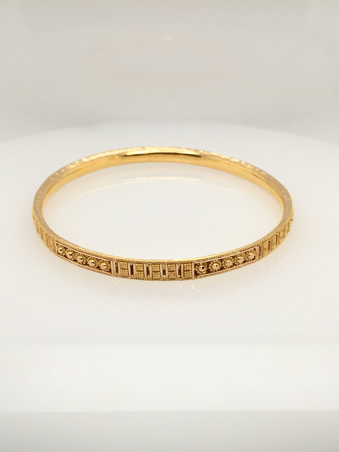 22K Yellow Gold Classic Textured Pattern Bangle Bracelet