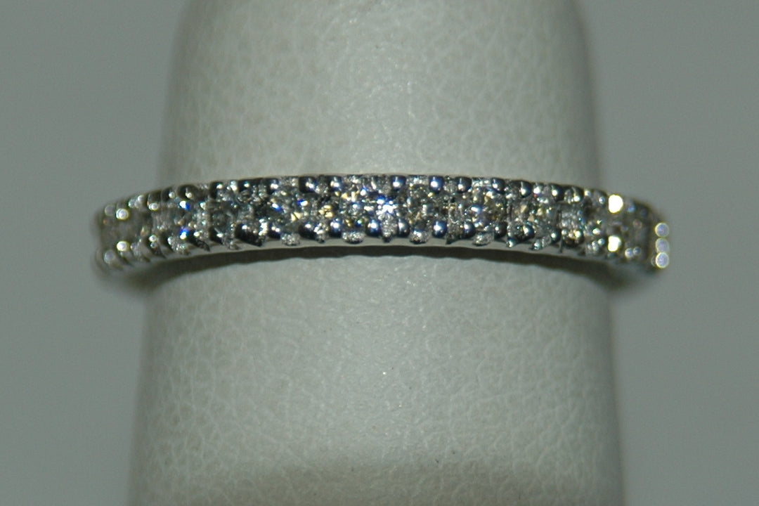 14K White Gold 0.26ct Round Diamond Four Prong Band