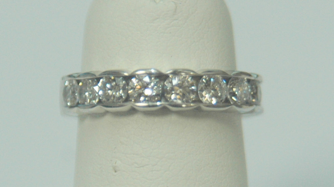 14K White Gold 1ct Round Diamond Women's Anniversary Band