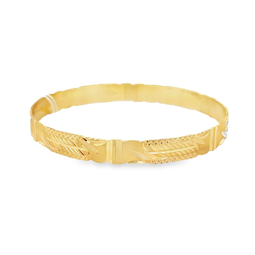 22K Yellow Gold Artisan Design Elegant Bangle Bracelet
