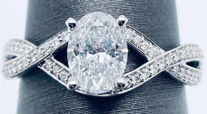 18K White Oval Diamond Vintage Engagement Ring