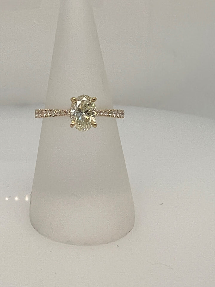 18K Yellow Oval Diamond 0.90Ct Solitaire Engagement Ring