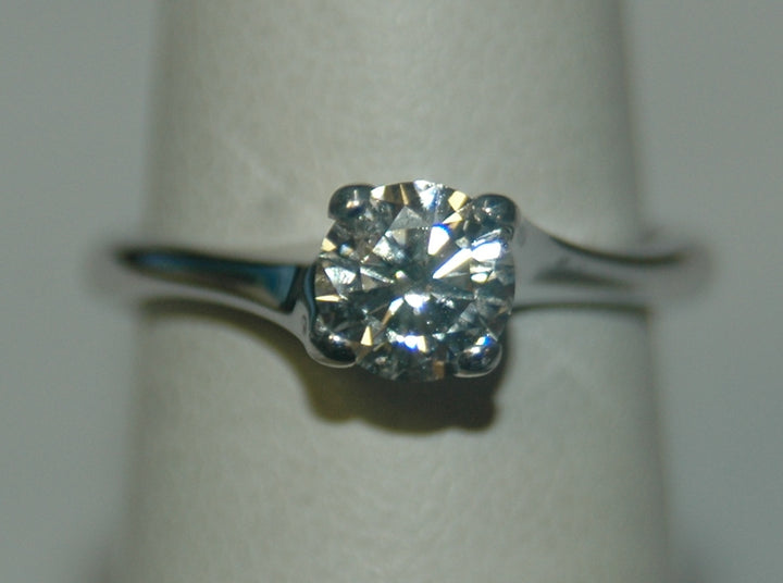 18K White Round Diamond 0.71Ct Solitaire Engagement Ring