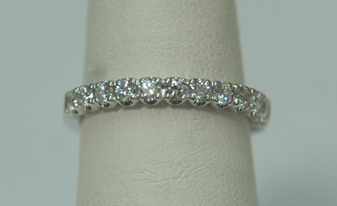 18K White Gold 0.50ct Diamond Four Prong Wedding Band