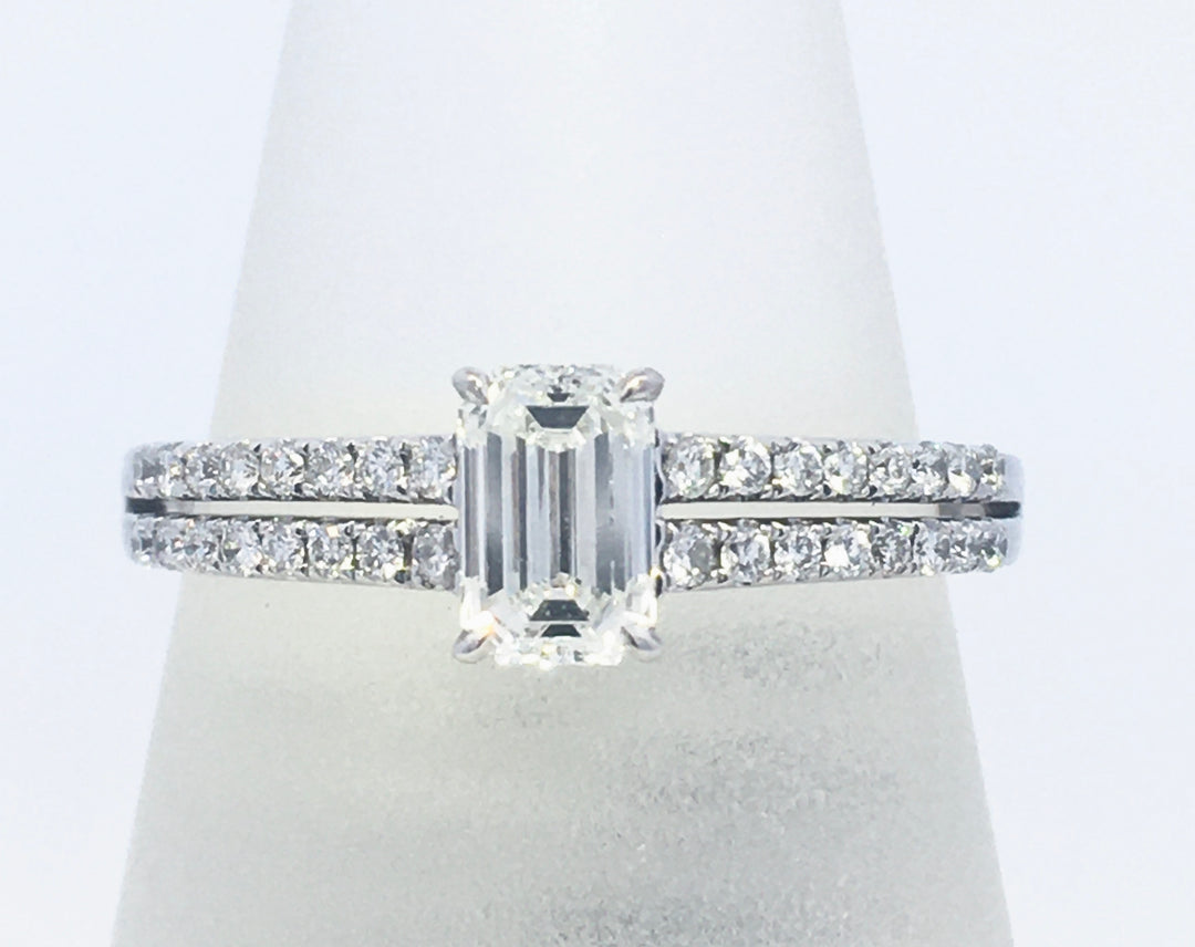 18K White Gold Emerald Cut Diamond Solitaire Ring