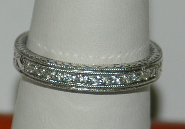 18K White Gold 0.20ct Diamond Vintage Wedding Band