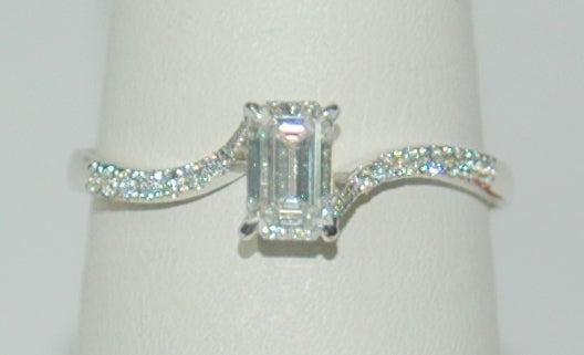 18K White Emerald Cut Diamond 0.47Ct Solitaire Engagement Ring