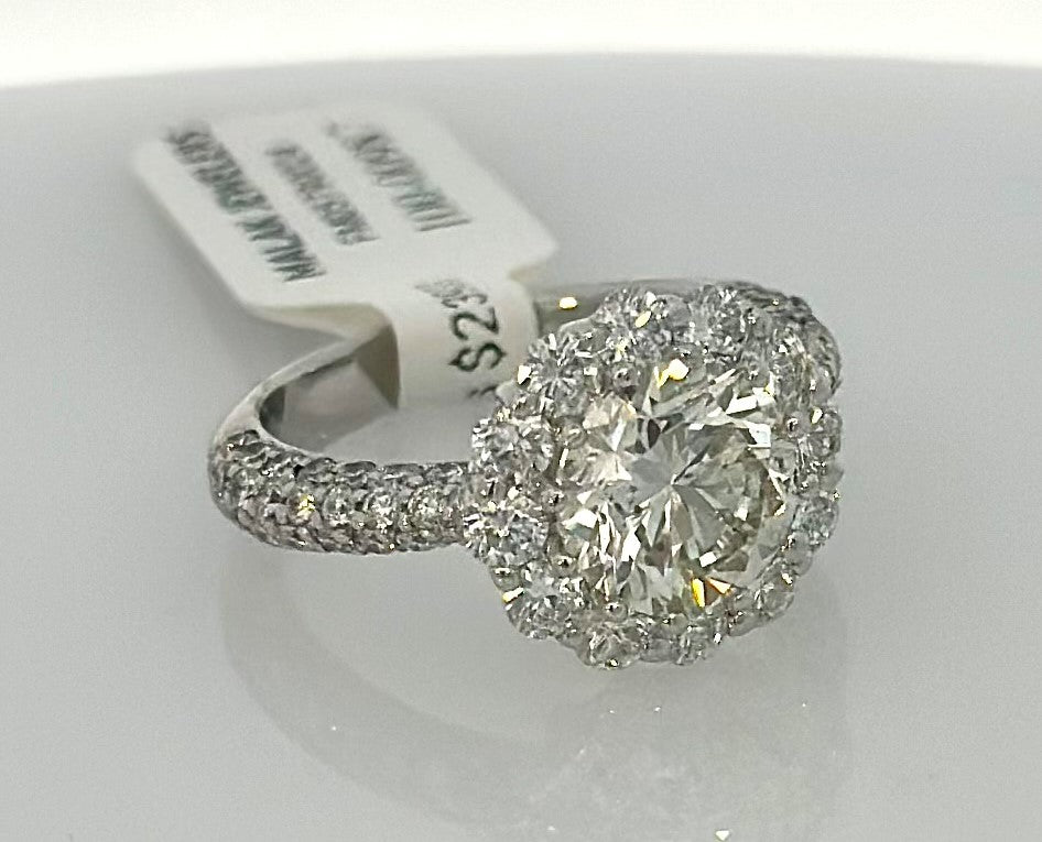 18K White Round Diamond 2.00Ct Halo Engagement Ring